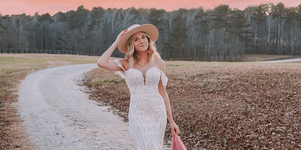 lace fit-and-flare wedding dress with sweetheart neckline - D3308 by Essense of Australia