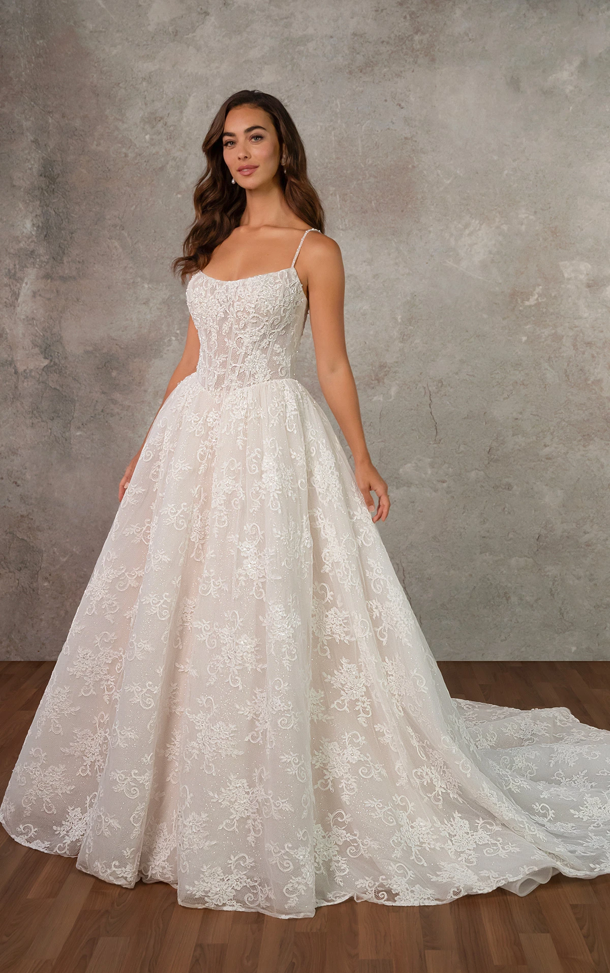 d4425 A-Linien-Ball-Brautkleid aus Spitze mit herzförmigem Ausschnitt und Spaghettiträgern by Essense of Australia