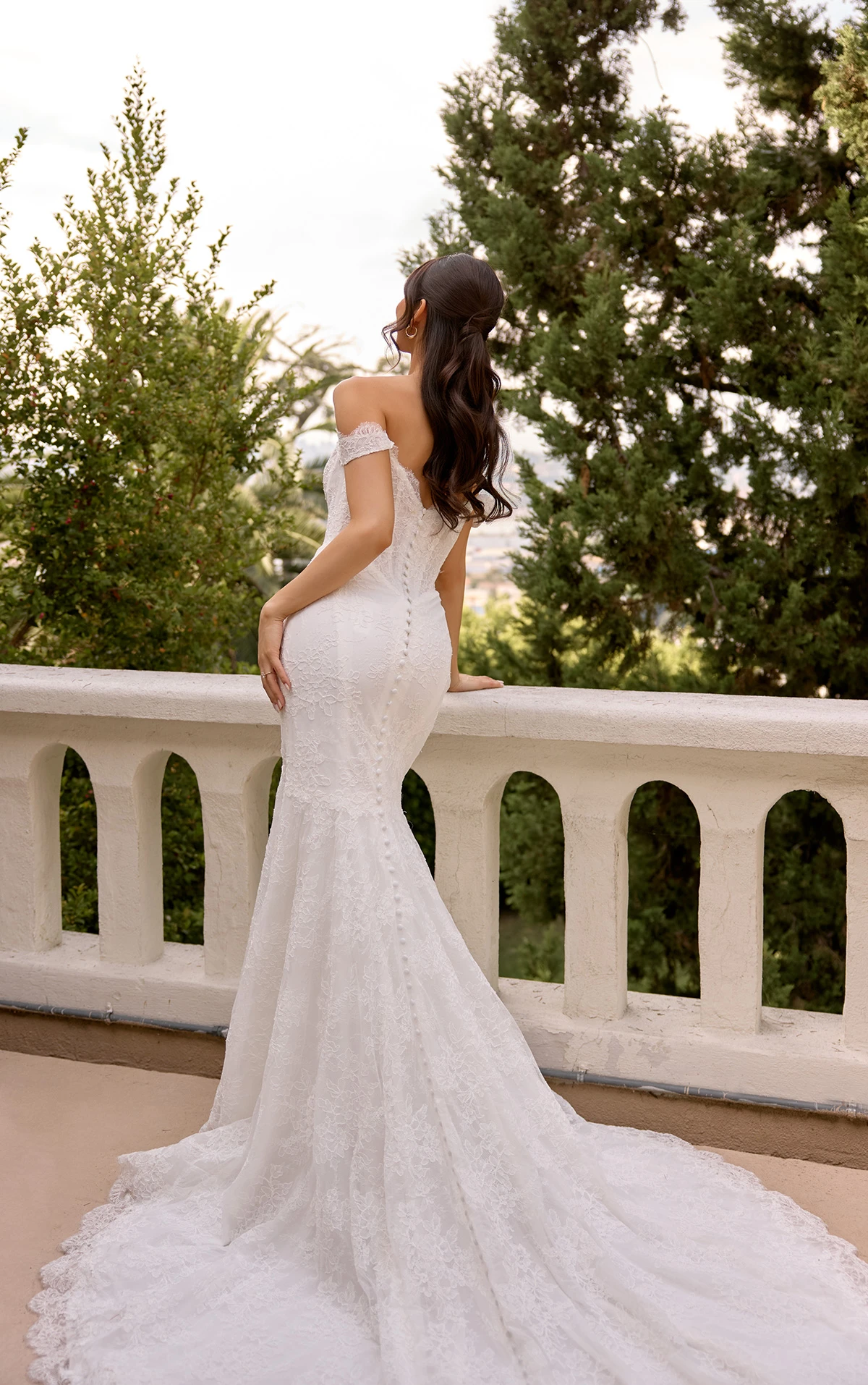 d4456 Fit-and-Flare Lace and Tulle Gown with Scalloped Neckline and V-Neck by Essense of Australia